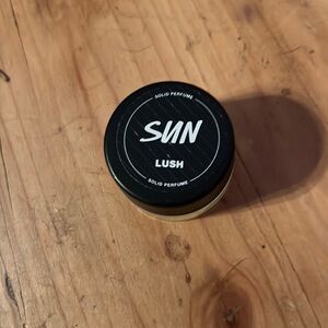 Lush cosmetics Sun solid fragrance
